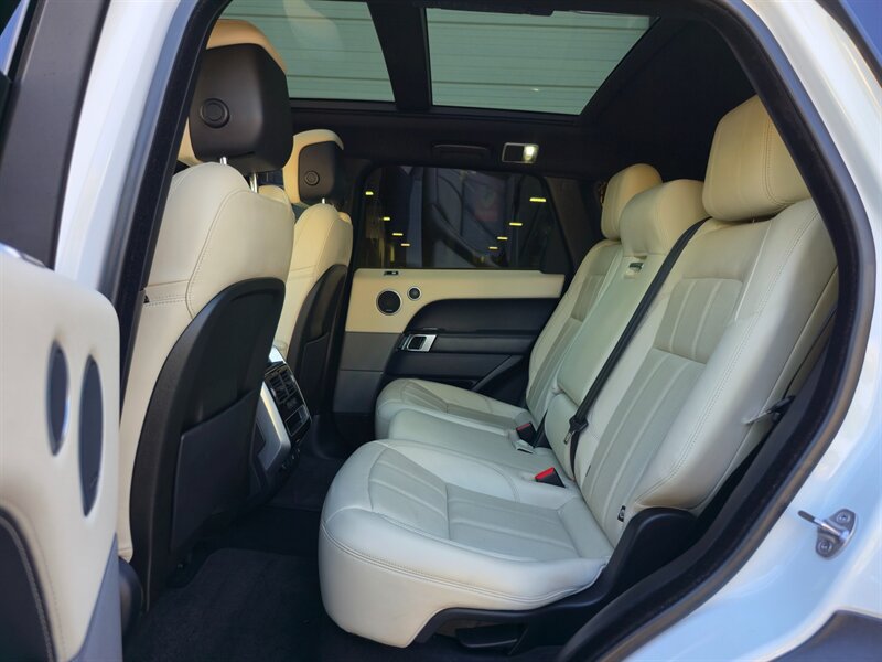 Used 2019 Land Rover Range Rover Sport HSE AWD/4WD image 28