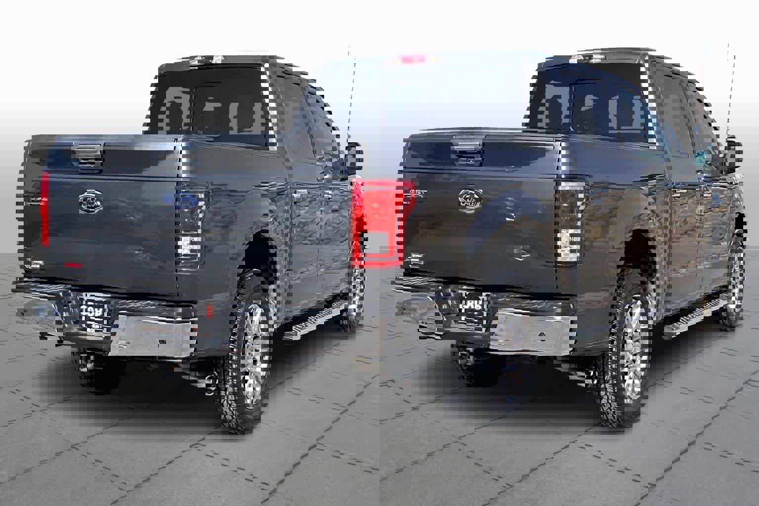 Used 2017 Ford F150 XLT w/ Equipment Group 302A Luxury image 13