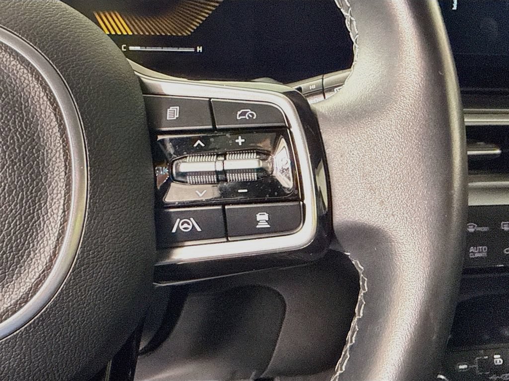 Certified 2025 Kia Sorento S AWD/4WD image 23