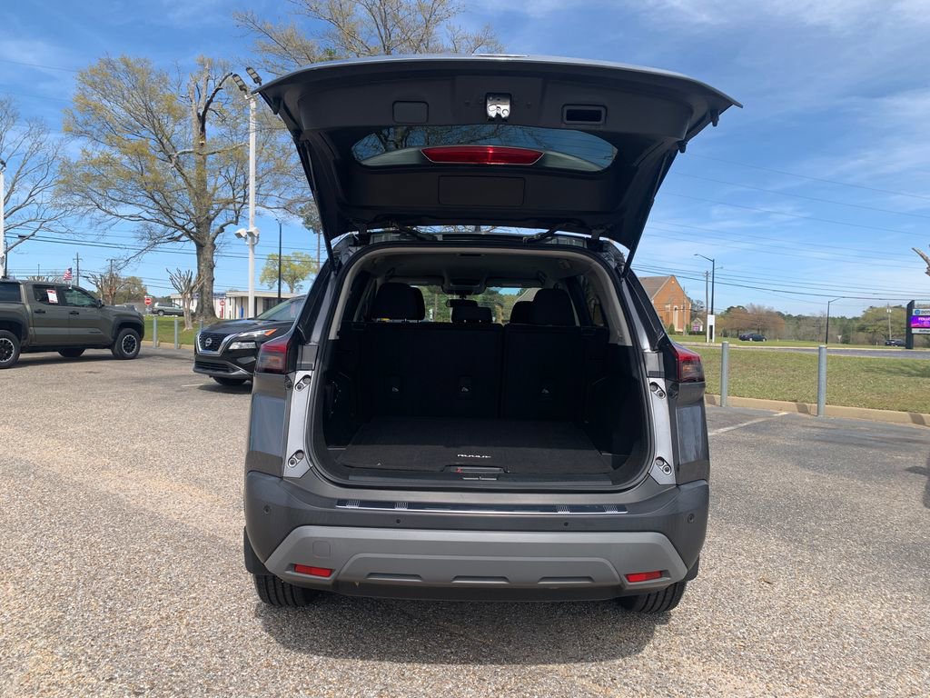 Used 2023 Nissan Rogue SV image 7