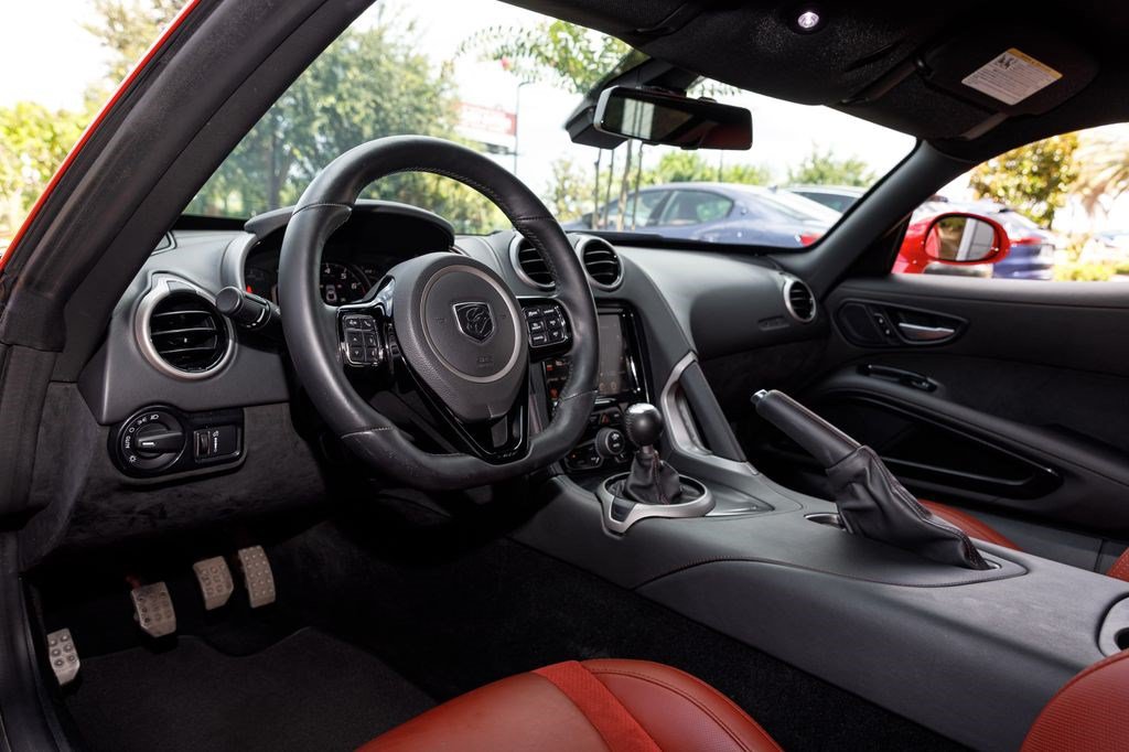 Used 2017 Dodge Viper GTC RWD image 21