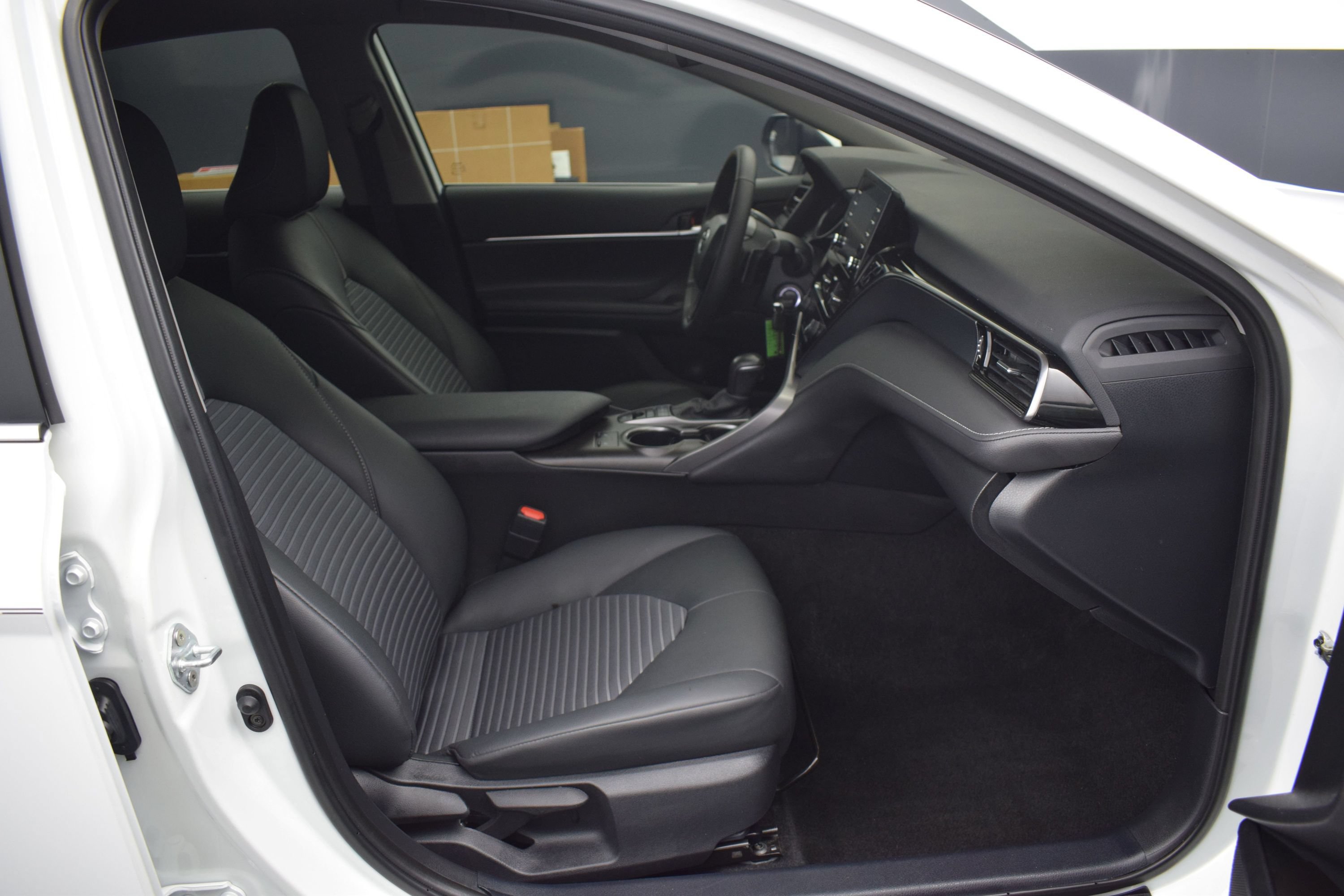 Used 2024 Toyota Camry SE w/ Cold Weather Package AWD/4WD image 10