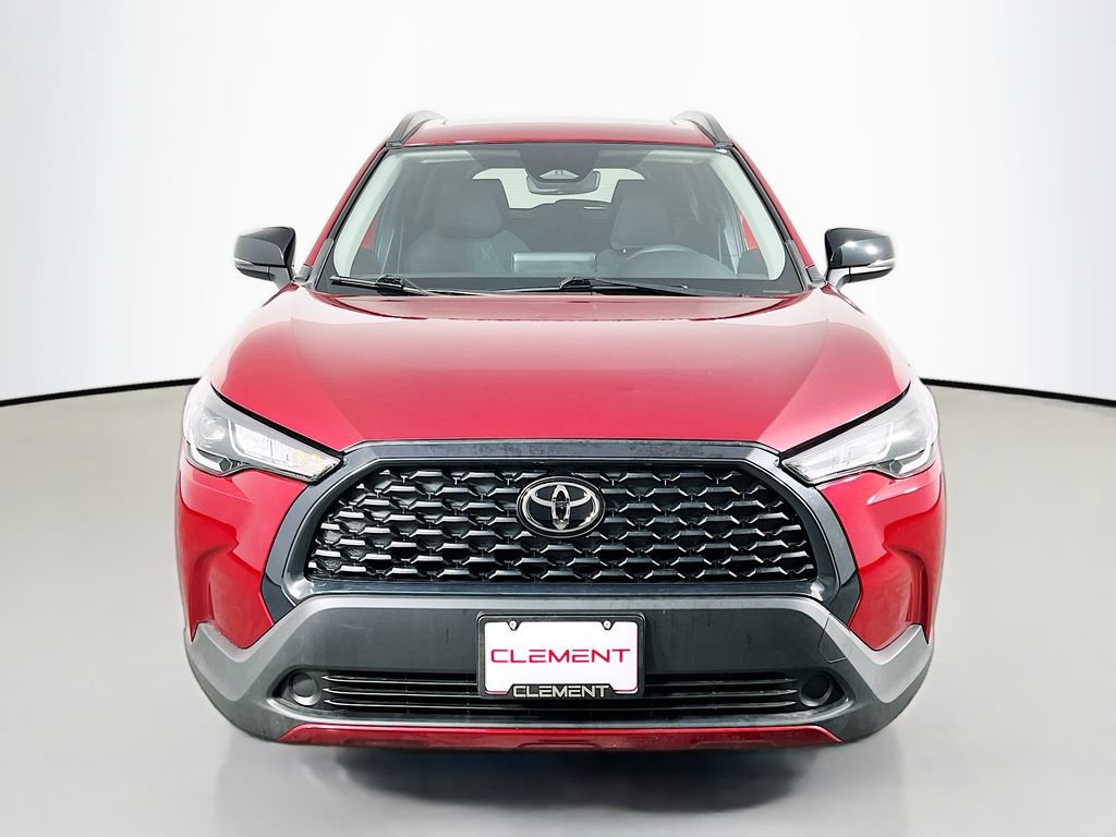 Used 2025 Toyota Corolla Cross LE w/ Moonroof Package FWD image 3