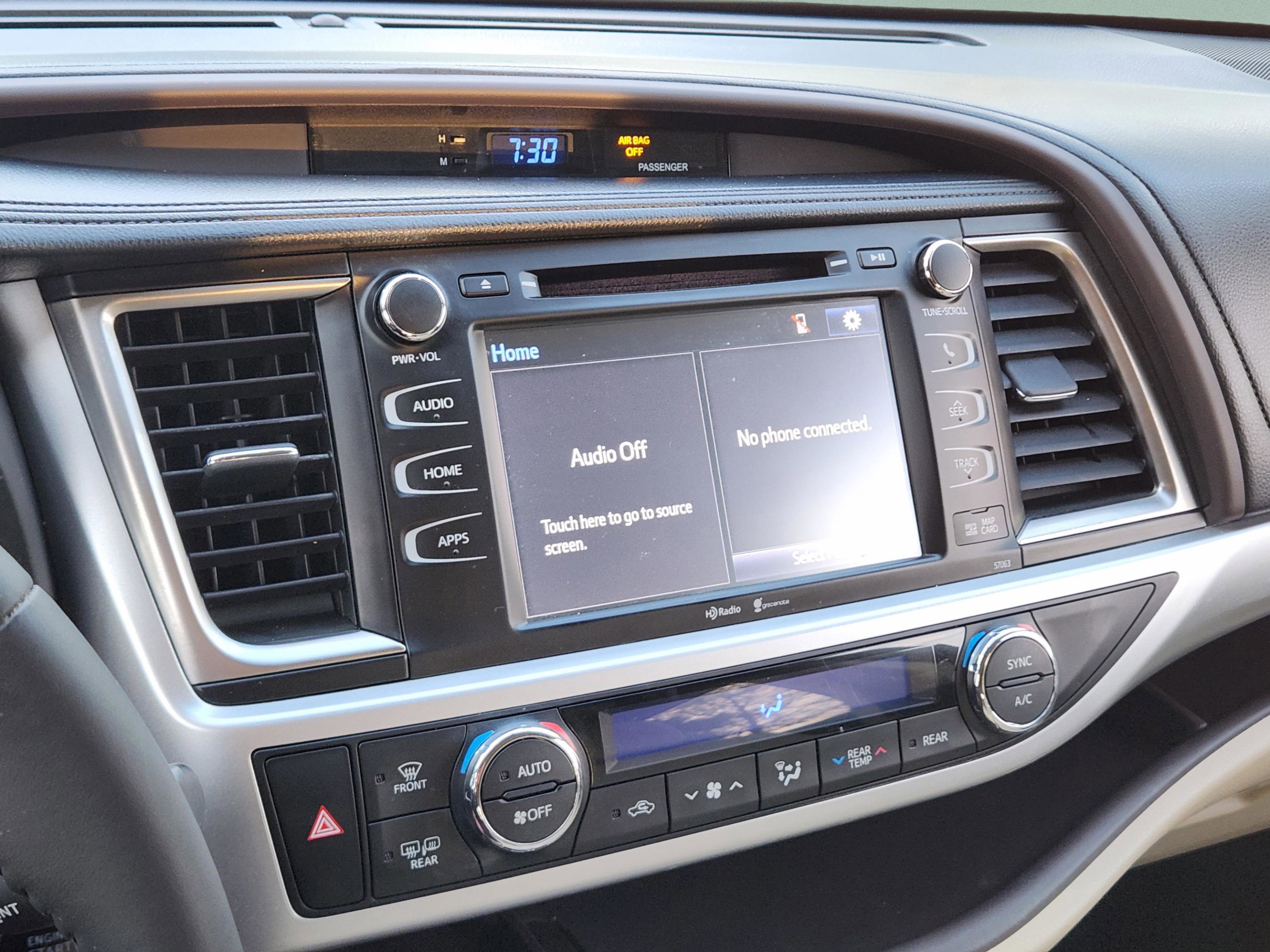 Used 2015 Toyota Highlander XLE image 9