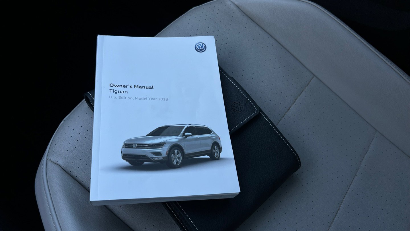 Used 2018 Volkswagen Tiguan SEL w/ 3rd Row Seat Package AWD/4WD image 31