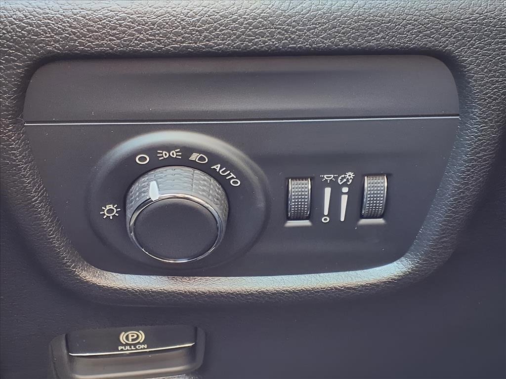 New 2025 Jeep Grand Cherokee L Laredo image 16