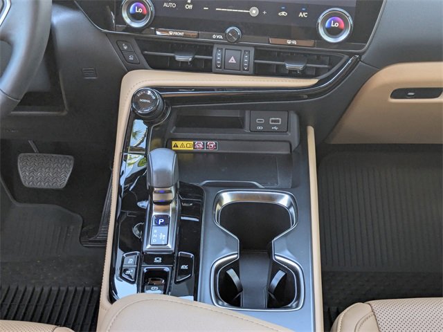 Used 2025 Lexus NX 300h AWD w/ Luxury Package image 20