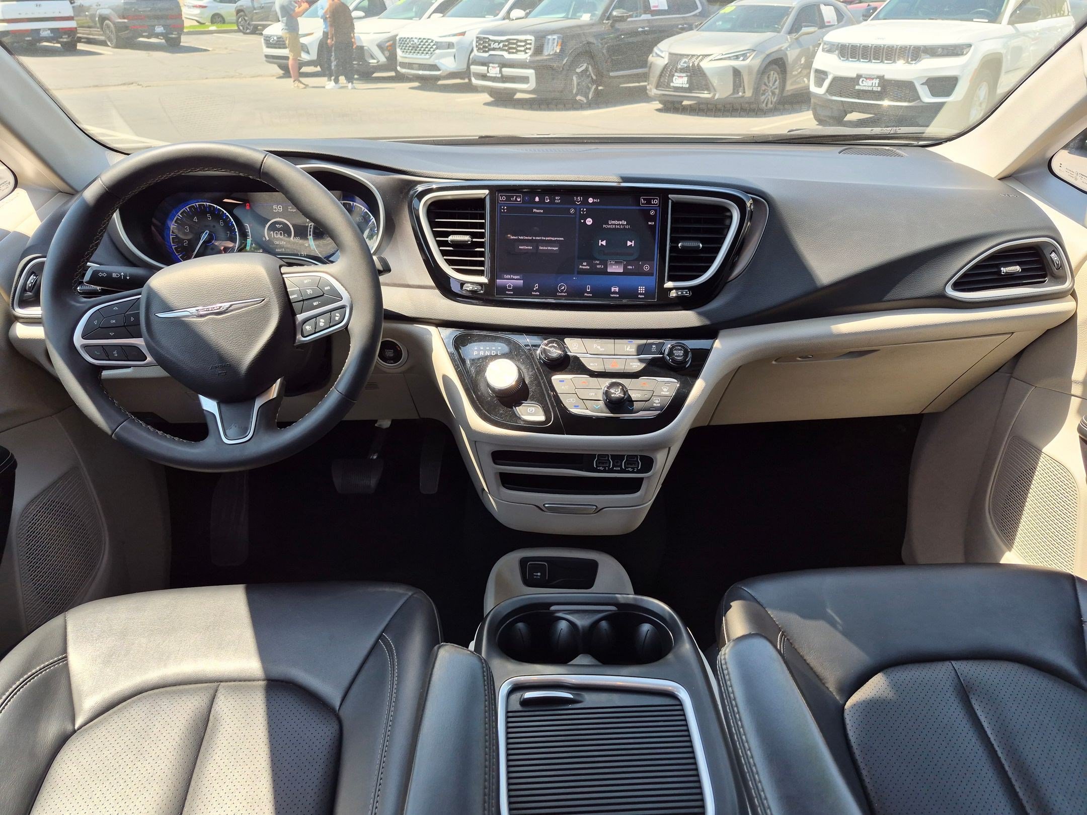 Used 2024 Chrysler Pacifica Touring-L FWD image 25