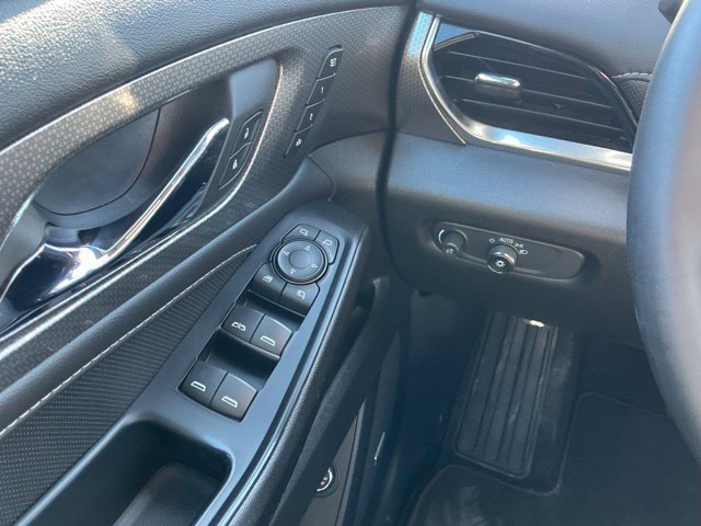Used 2023 Chevrolet Traverse Premier w/ Redline Edition AWD/4WD image 24
