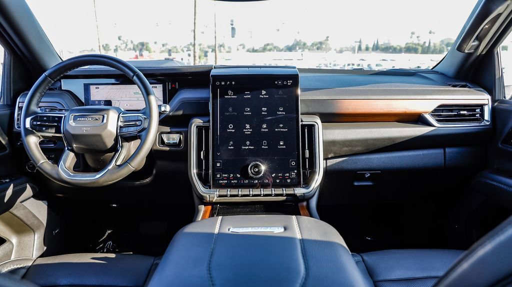Used 2025 GMC Yukon XL Denali image 15