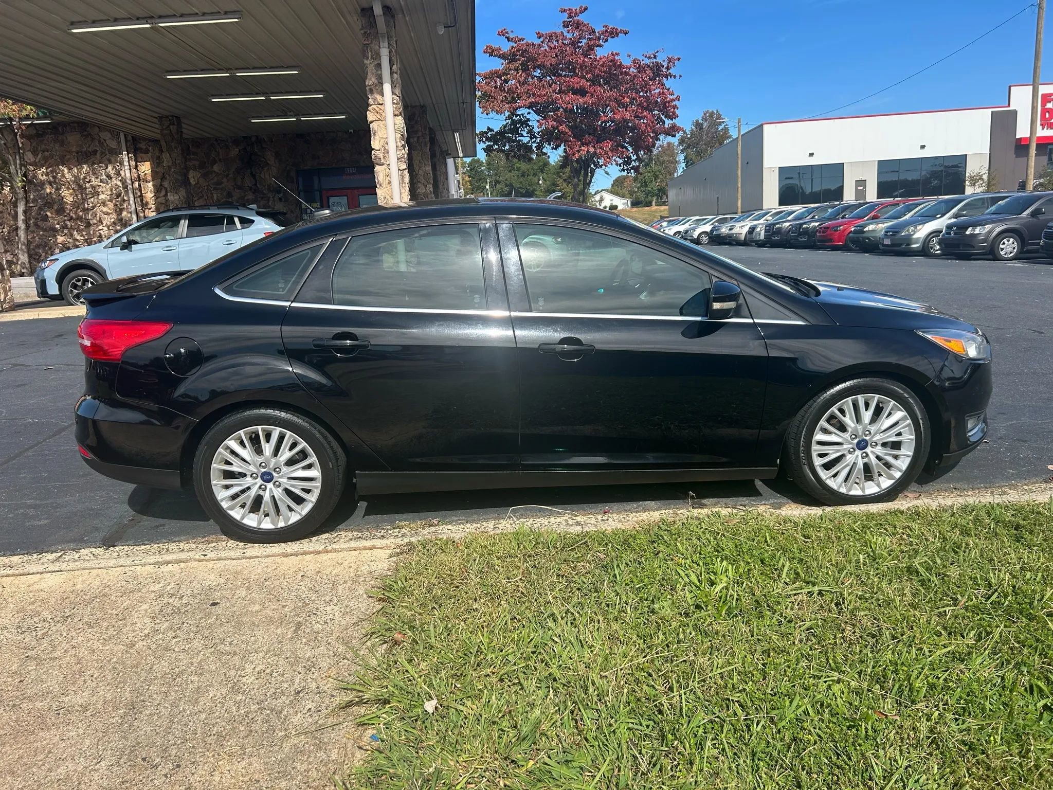 Used 2018 Ford Focus Titanium image 8