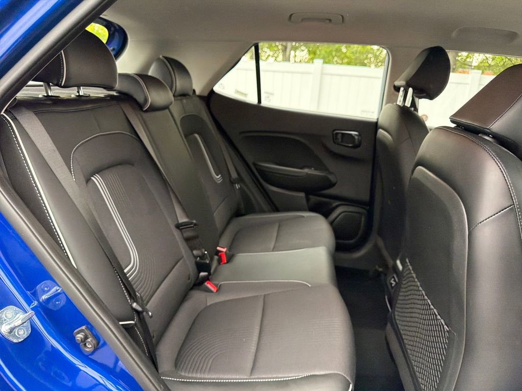 Used 2025 Hyundai Venue Limited FWD image 49