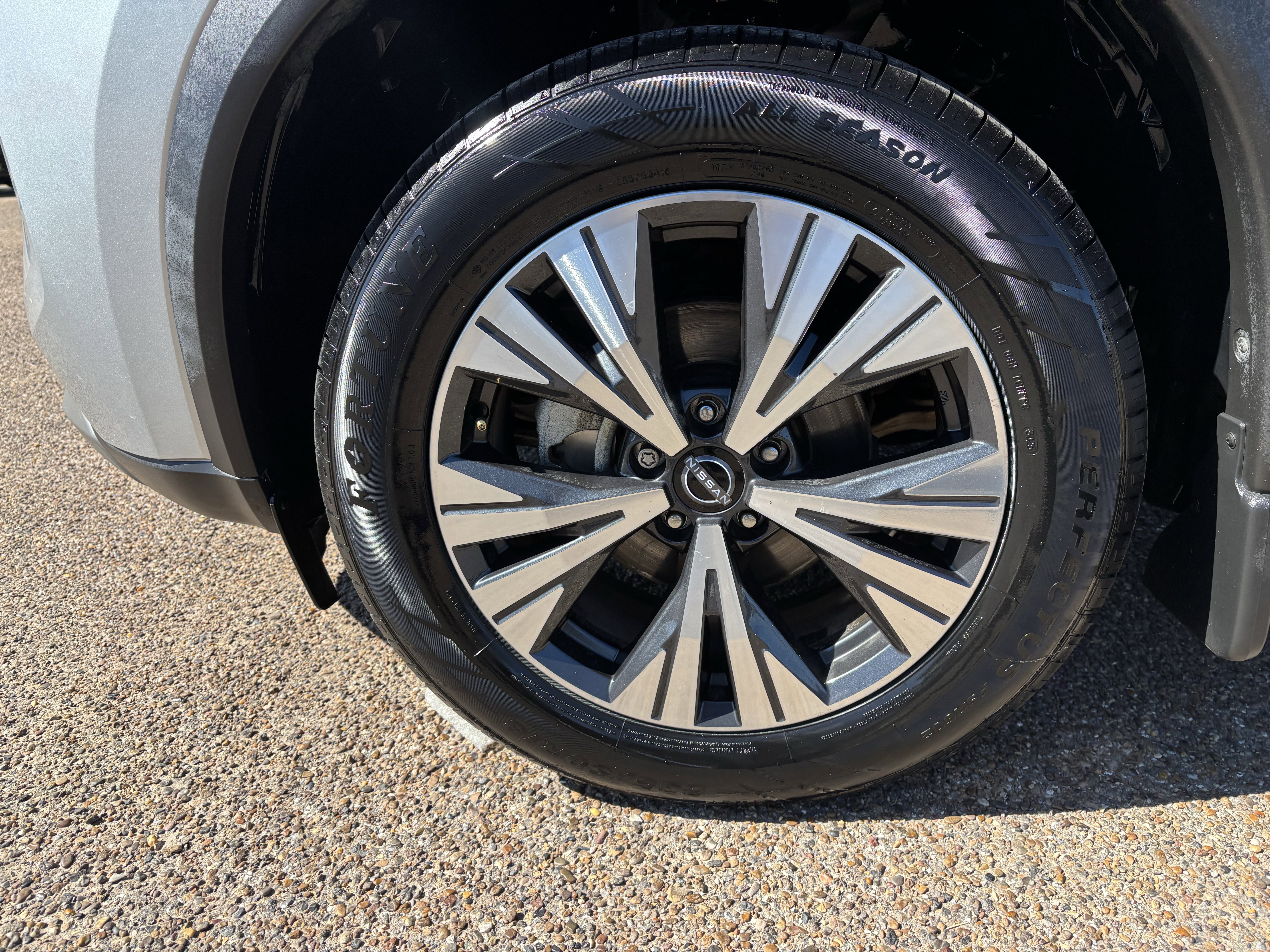 Used 2023 Nissan Rogue SV image 7