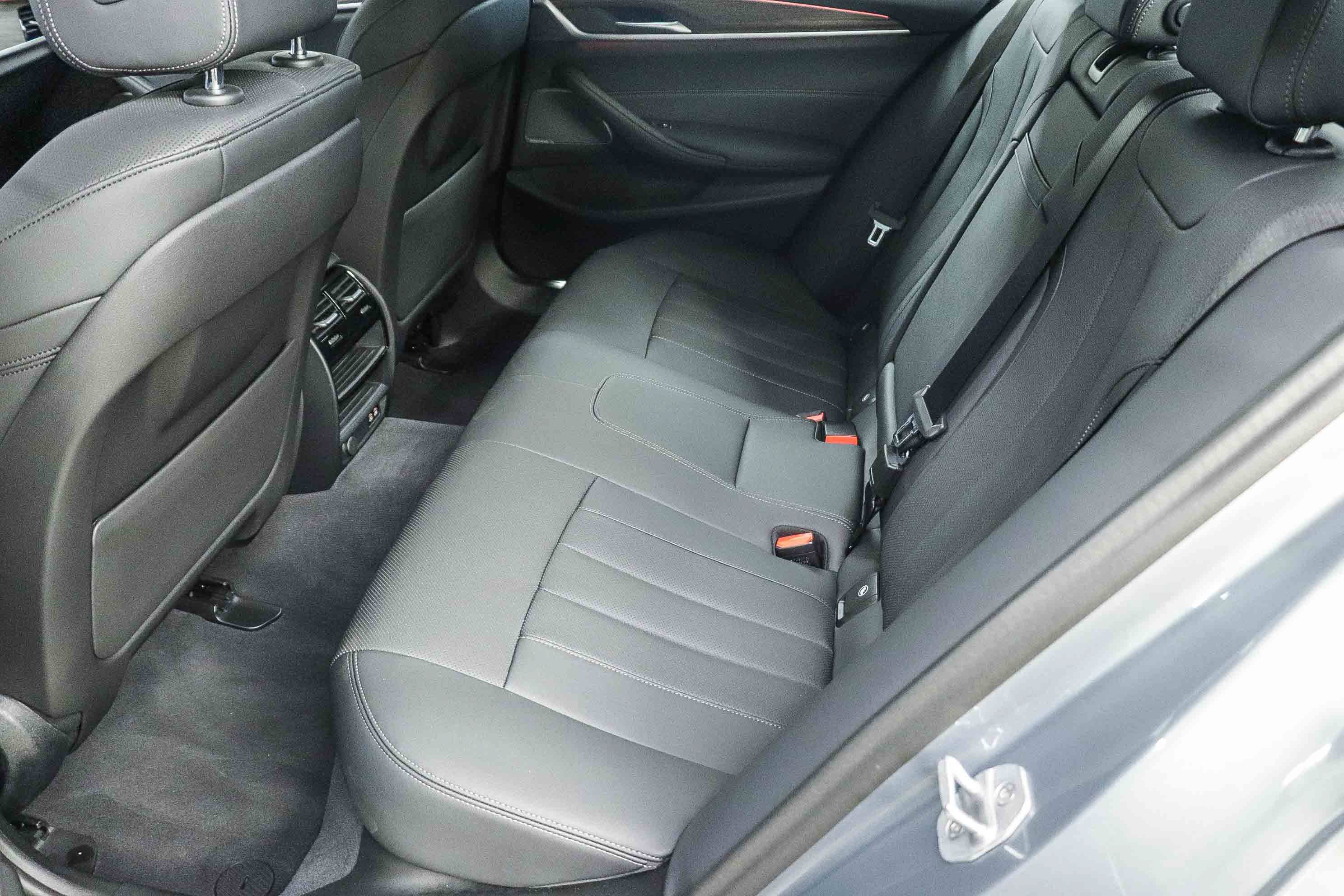 Certified 2023 BMW 530i w/ Premium Package RWD image 18