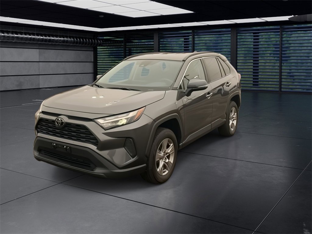 Used 2023 Toyota RAV4 XLE image 4
