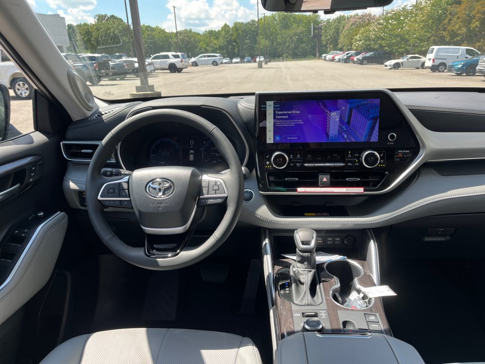 New 2026 Toyota Highlander Platinum AWD/4WD image 19