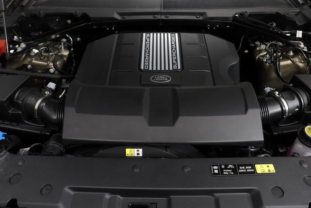 New 2024 Land Rover Defender 110 SE image 23