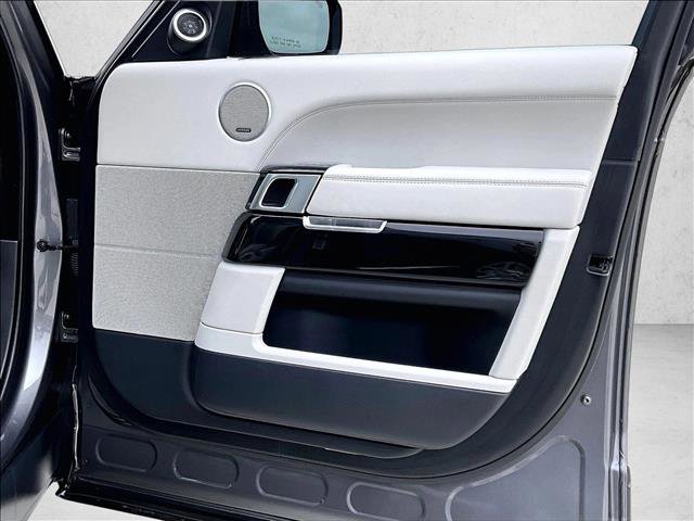 Used 2017 Land Rover Range Rover HSE image 19