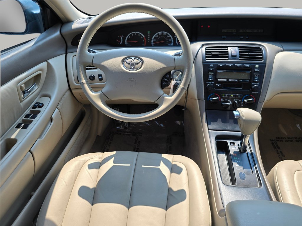 Used 2002 Toyota Avalon XL w/ Luxury Pkg FWD image 3