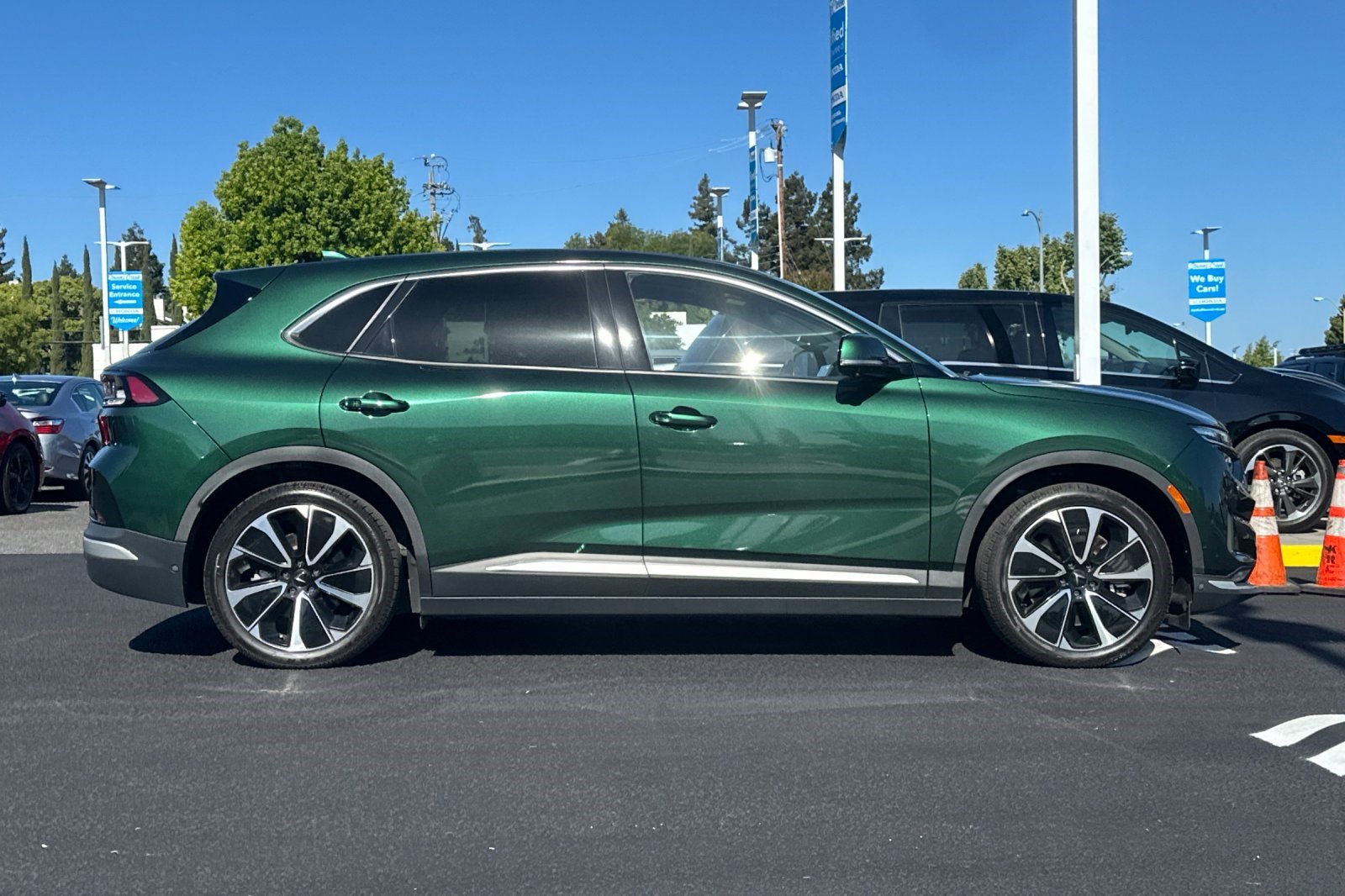 Used 2023 VinFast VF 8 Plus AWD/4WD image 7