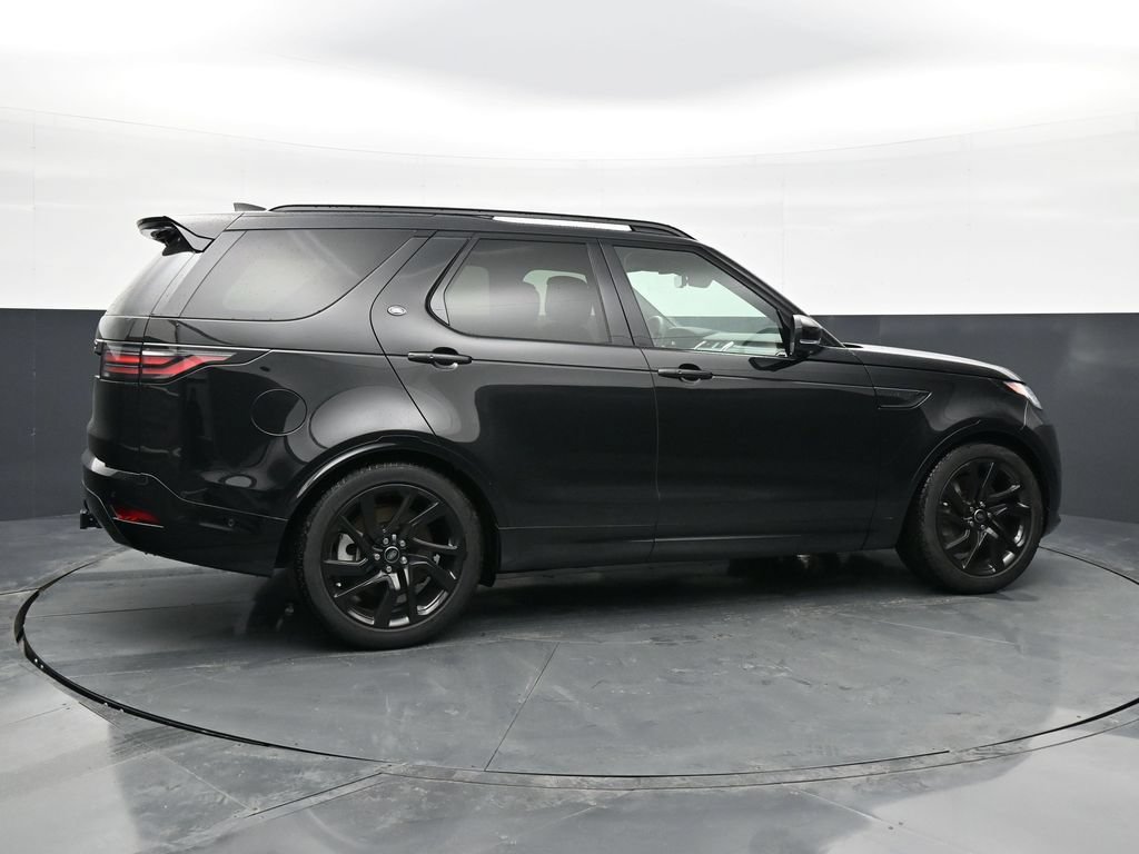 Used 2024 Land Rover Discovery Dynamic SE AWD/4WD image 11