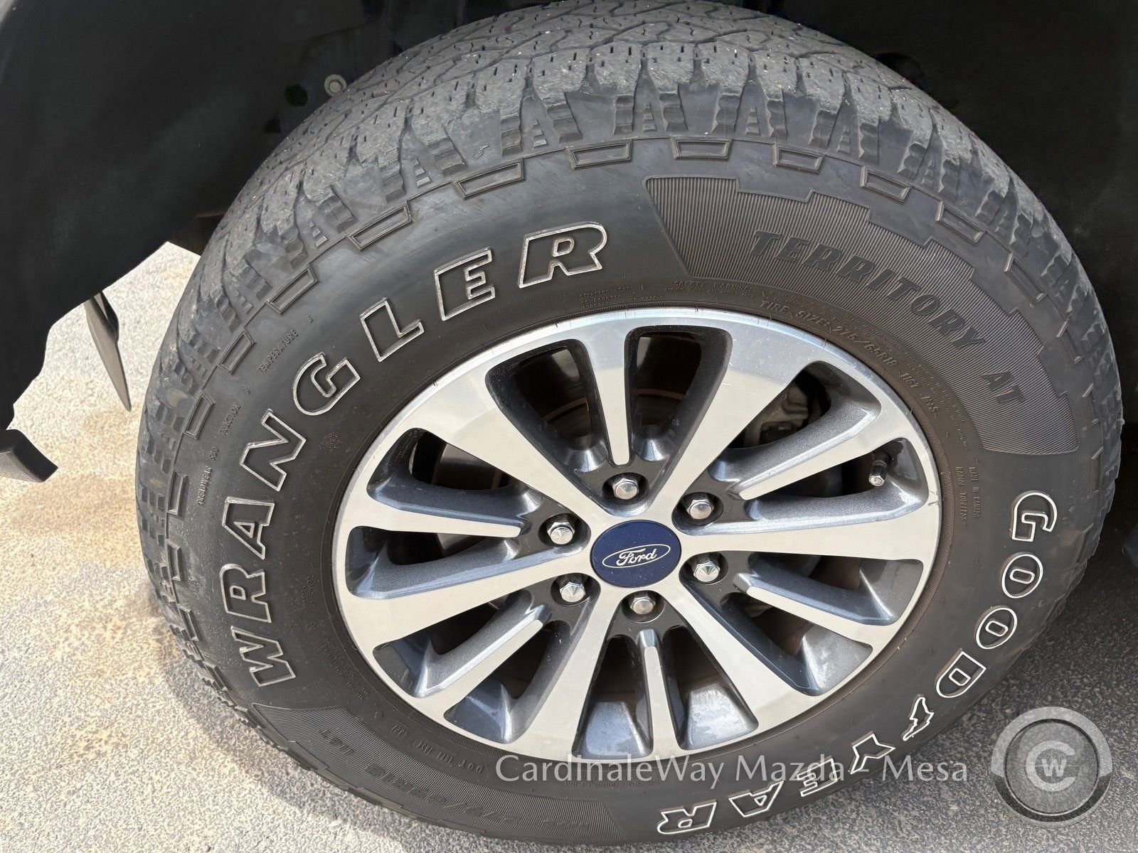 Used 2017 Ford Expedition XLT image 6