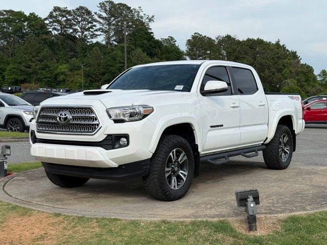 Used 2016 Toyota Tacoma TRD Sport w/ Premium & Technology Package AWD/4WD image 2