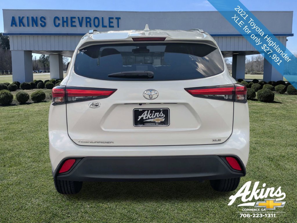 Used 2021 Toyota Highlander XLE FWD image 5