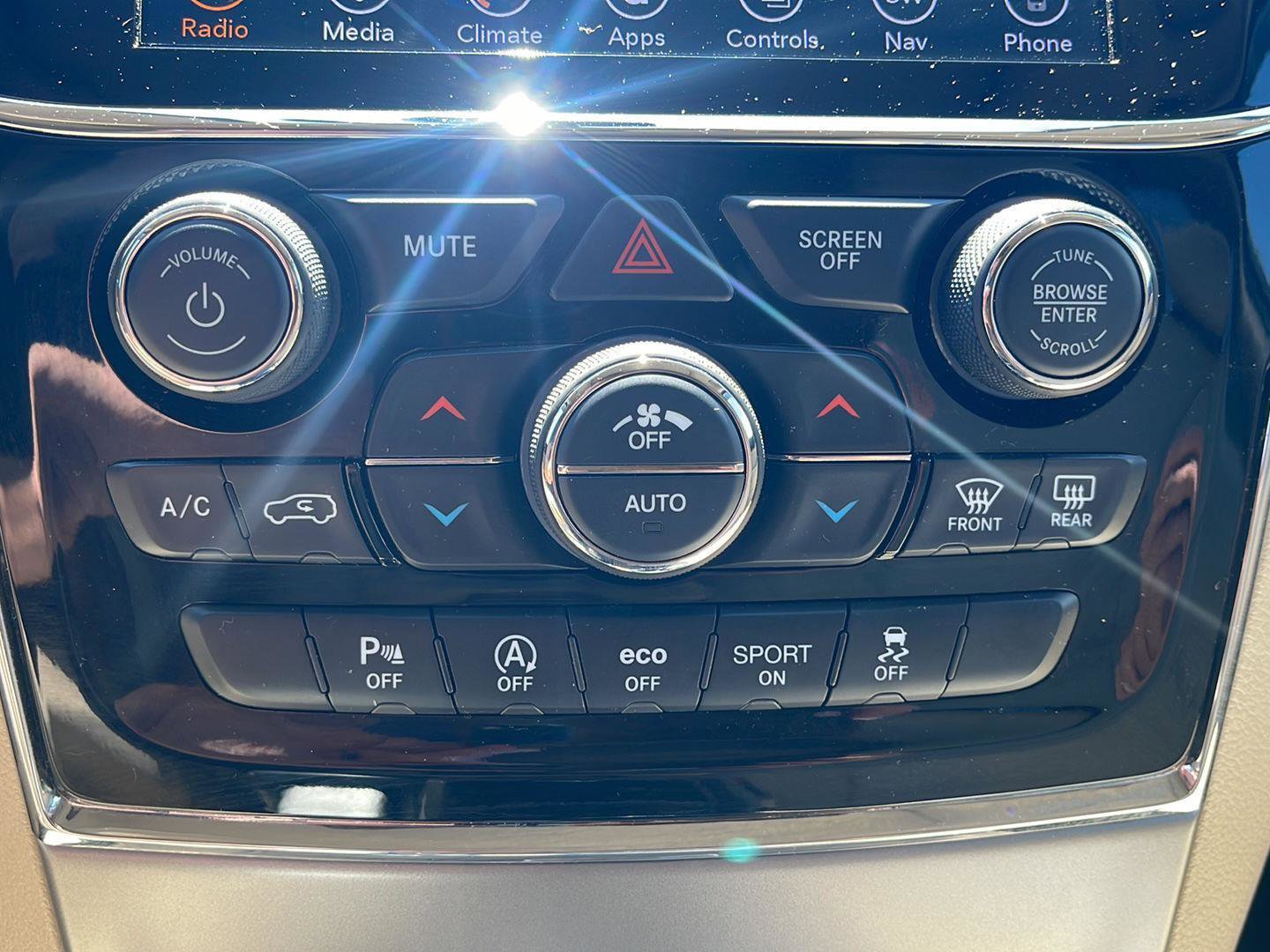 Used 2019 Jeep Grand Cherokee Limited w/ Trailer Tow Group IV AWD/4WD image 60