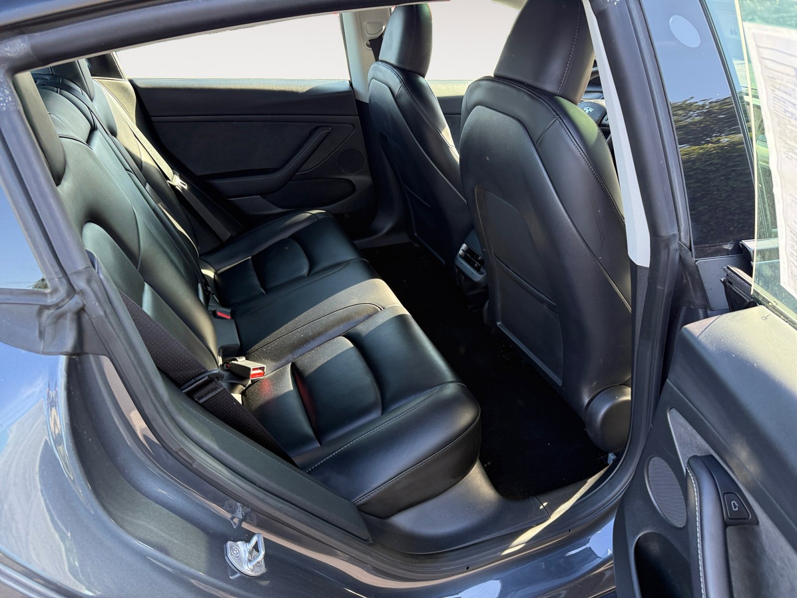 Used 2023 Tesla Model 3 Standard Range image 18