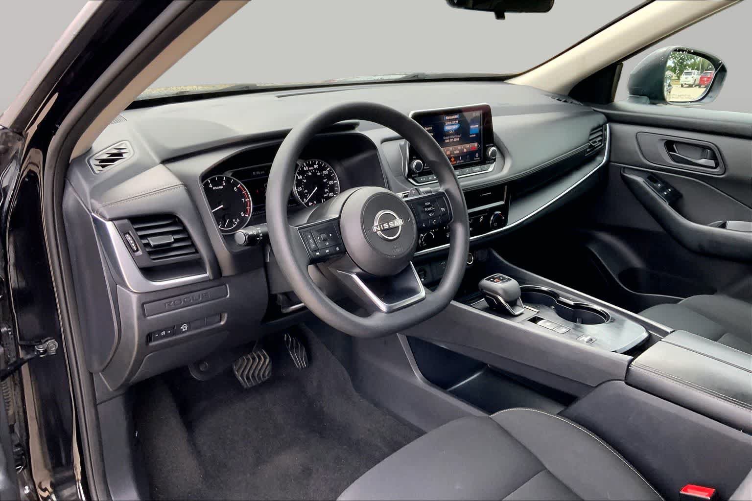Used 2024 Nissan Rogue S FWD image 16