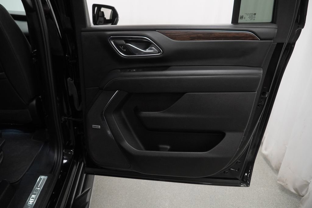 Used 2024 Chevrolet Suburban Premier image 48