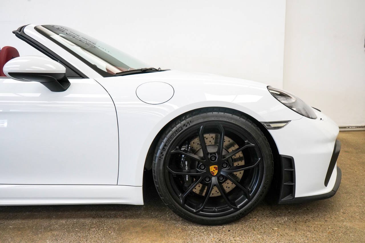Used 2020 Porsche 718 Boxster Spyder RWD image 26