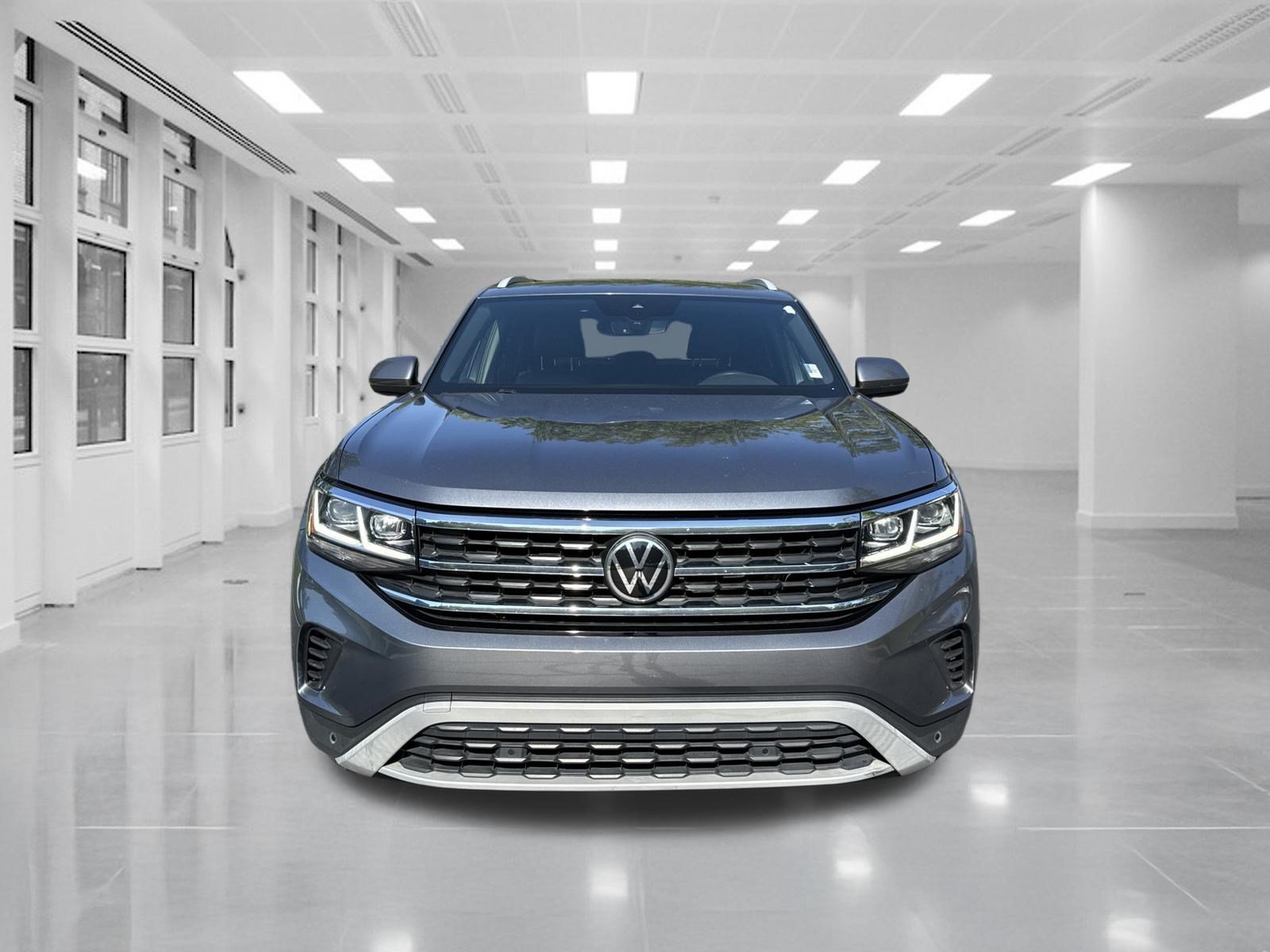 Used 2020 Volkswagen Atlas Cross Sport SEL AWD/4WD image 2