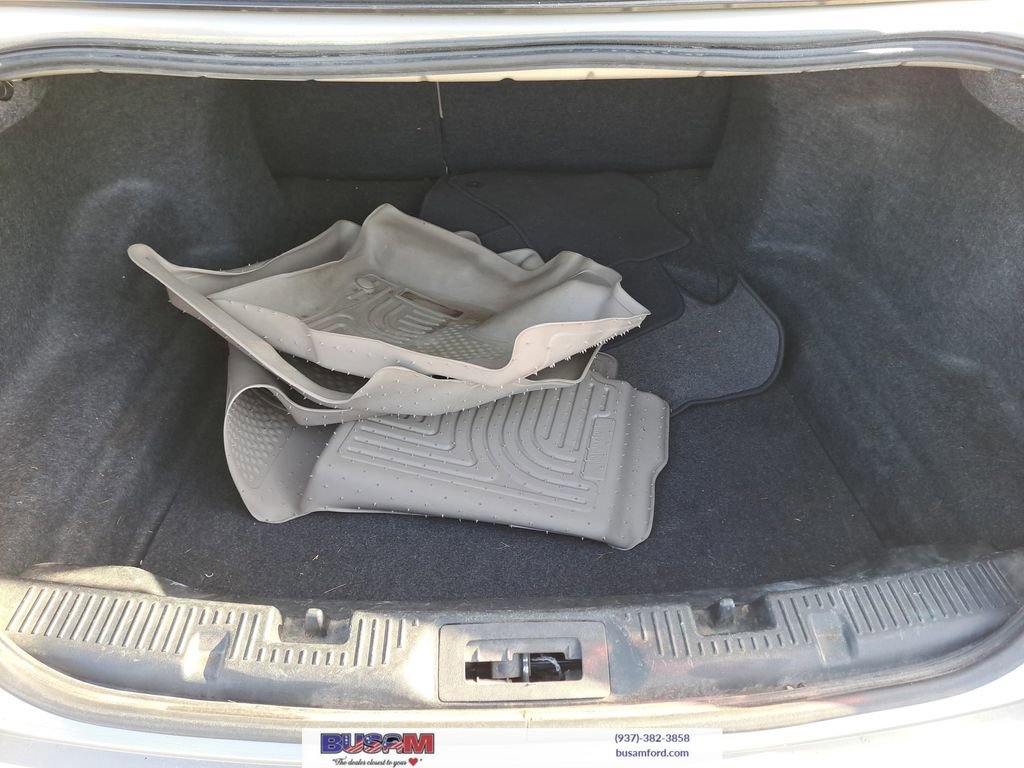 Used 2017 Ford Taurus SE FWD image 6