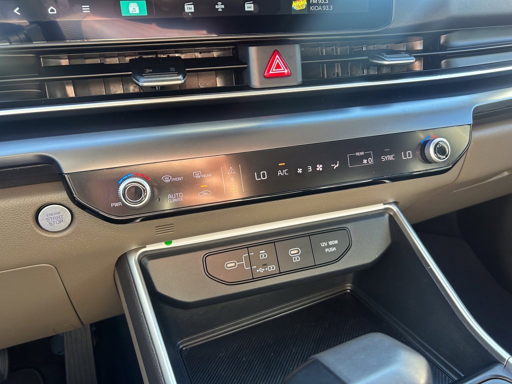 Used 2025 Kia Carnival image 25