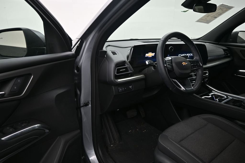 Used 2024 Chevrolet Traverse LT FWD image 10