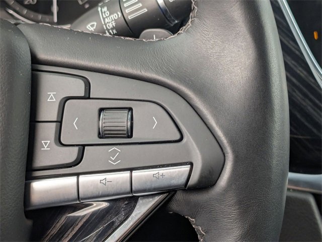 Used 2025 Cadillac XT6 Premium Luxury image 19