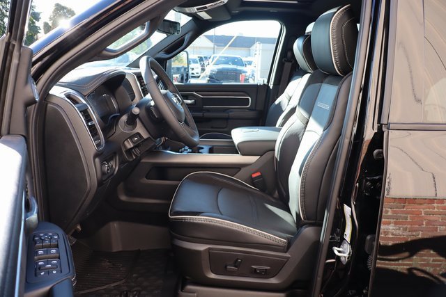 Used 2025 RAM 3500 Laramie image 14