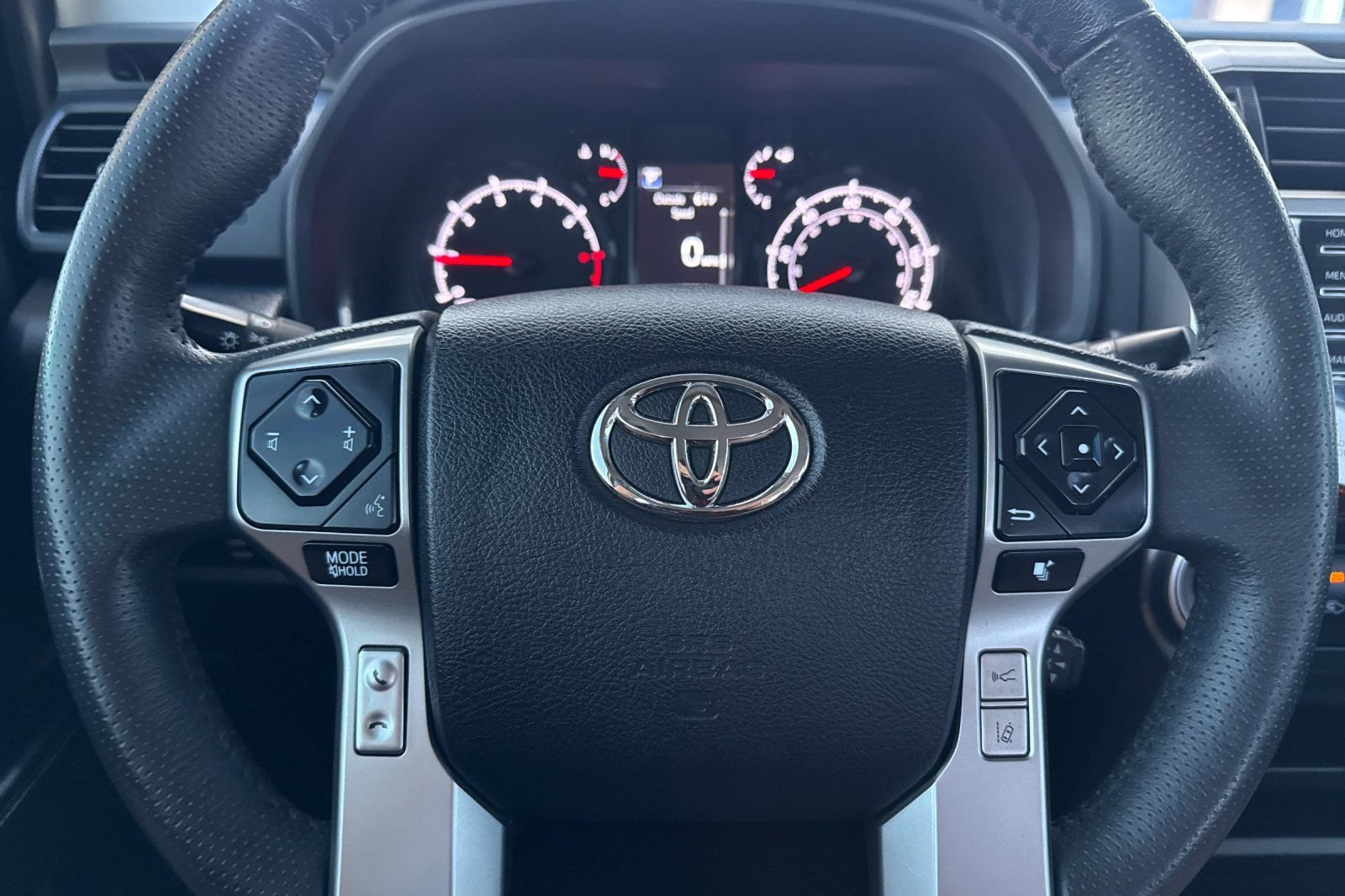 Used 2024 Toyota 4Runner SR5 AWD/4WD image 34
