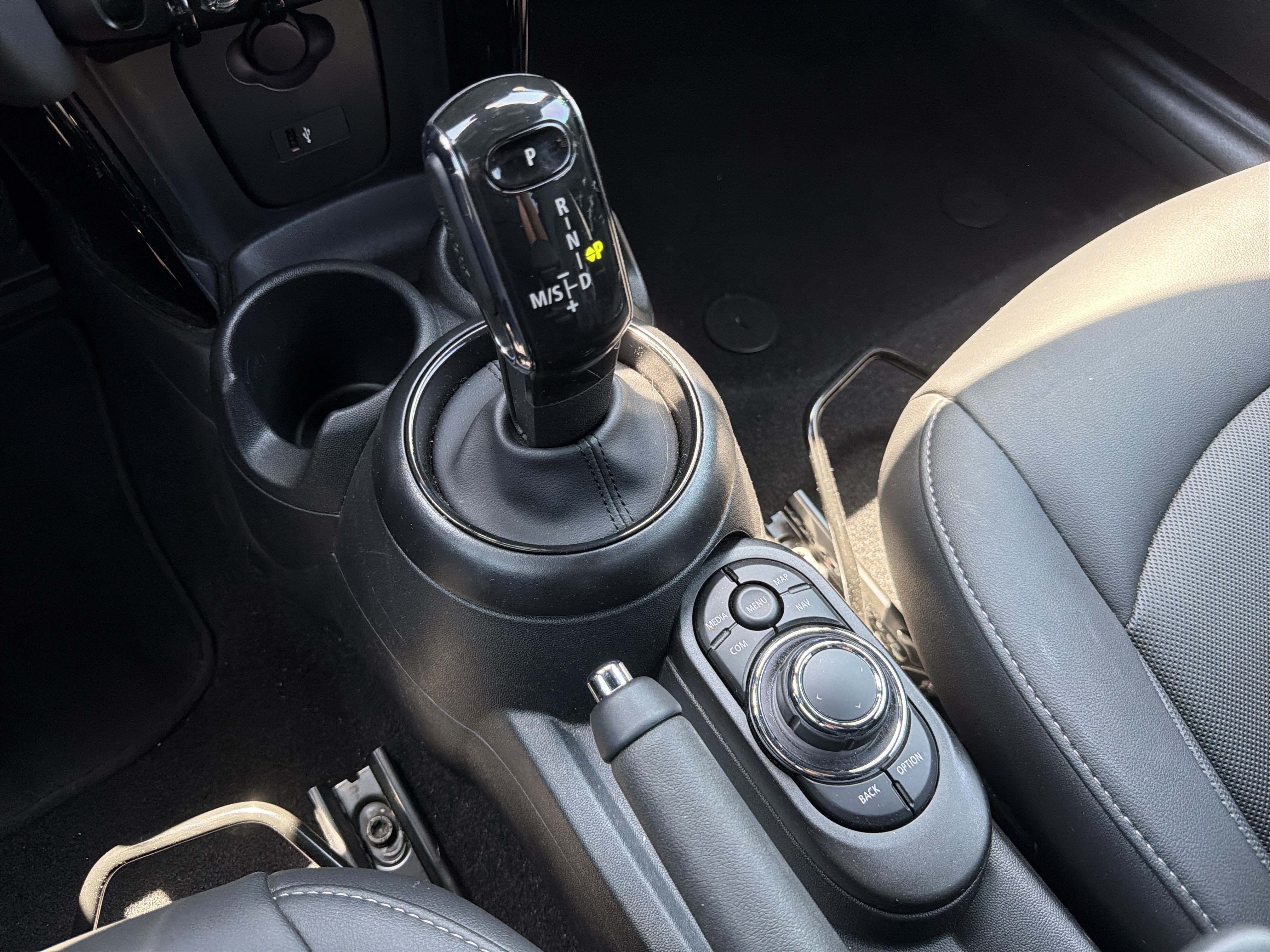 Certified 2024 MINI Cooper Convertible FWD image 34