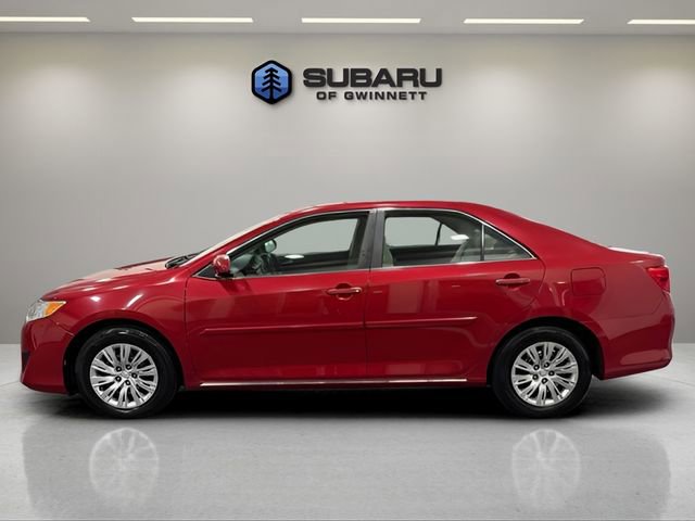 Used 2014 Toyota Camry LE FWD image 2