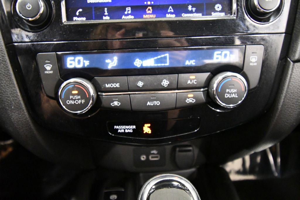Used 2019 Nissan Rogue SV w/ Premium Package image 26