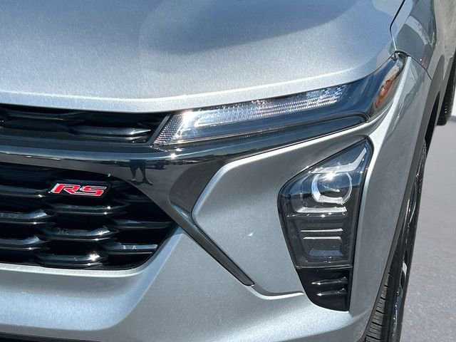 Used 2024 Chevrolet Trax RS w/ Sunroof Package image 9