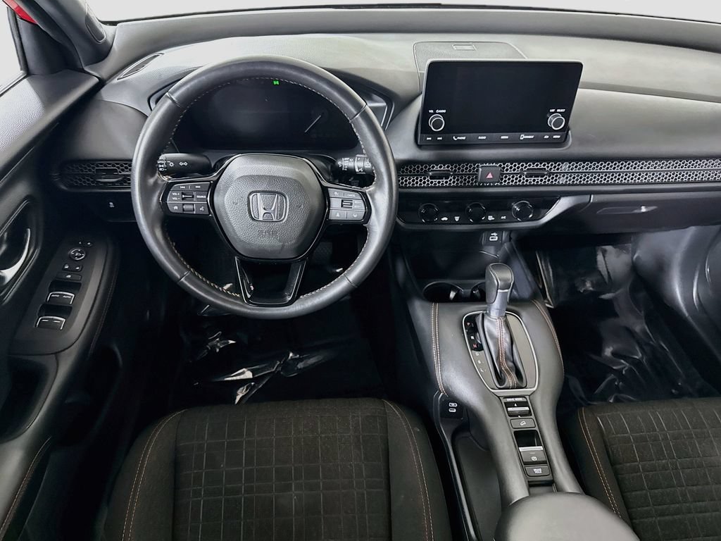 Used 2025 Honda HR-V Sport image 3