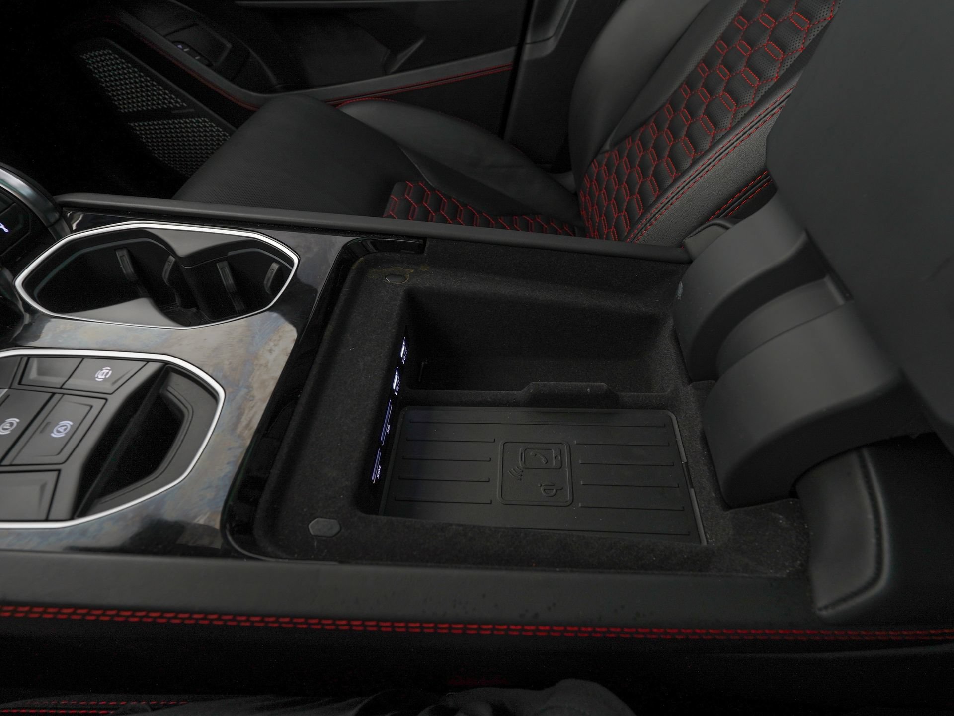 Used 2021 Lamborghini Urus AWD/4WD image 28