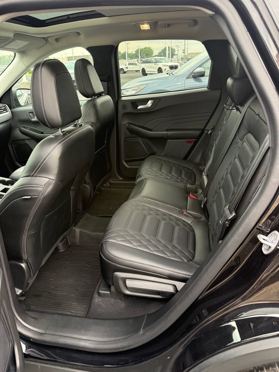 Used 2023 Ford Escape SE w/ PHEV Premium Package FWD image 11