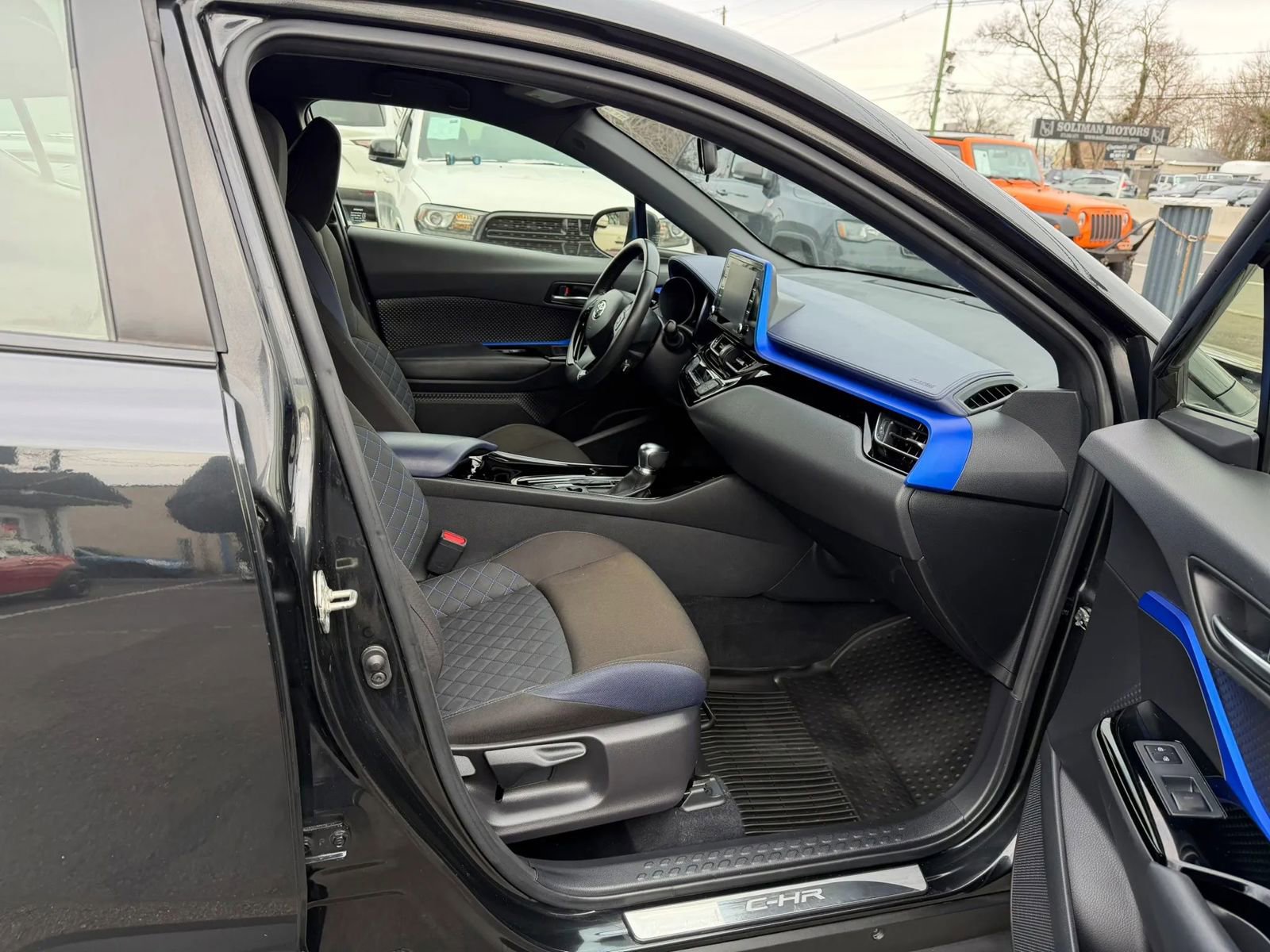 Used 2021 Toyota C-HR XLE image 24