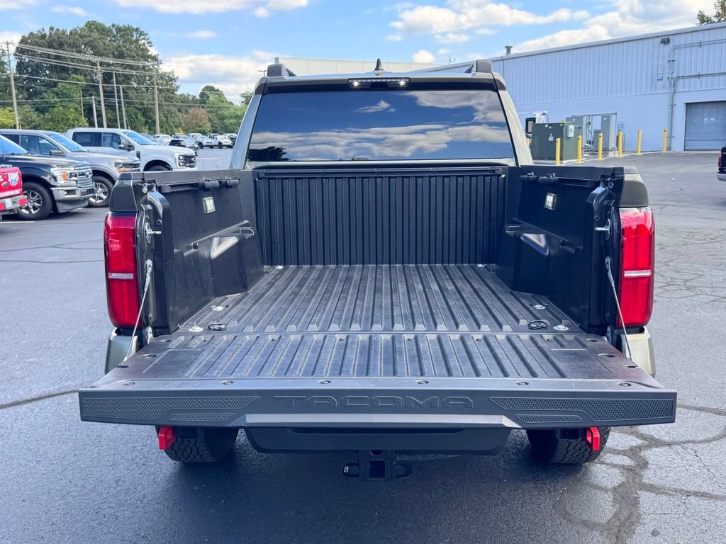 Used 2025 Toyota Tacoma TRD Off-Road AWD/4WD image 38
