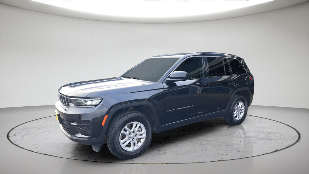 Used 2023 Jeep Grand Cherokee Laredo AWD/4WD image 7